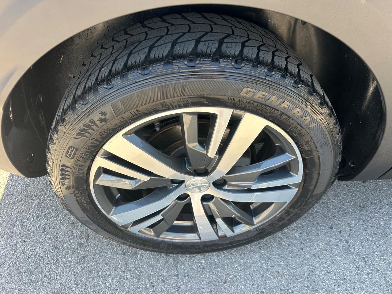 Peugeot 3008 BlueHDi 130 S&S EAT8 Allure da vetrina