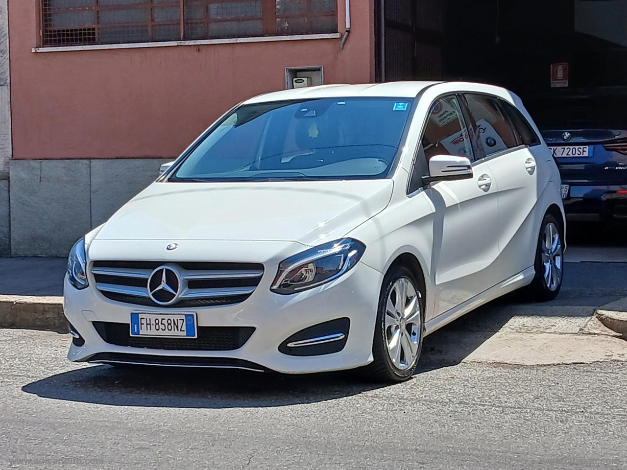 MERCEDES-BENZ B 180 d Sport