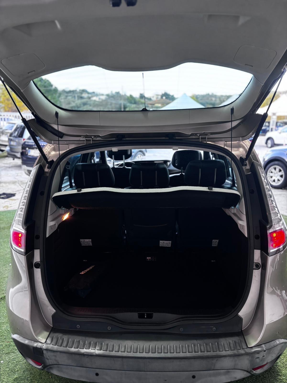 Renault Scénic XMod 1.5 dCi 110CV EDC Bose