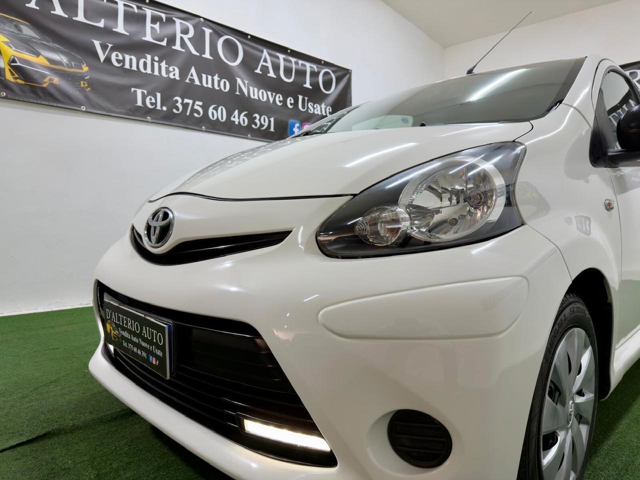 Toyota Aygo 1.0 12V VVT-i 5 porte Cool Soda Connect