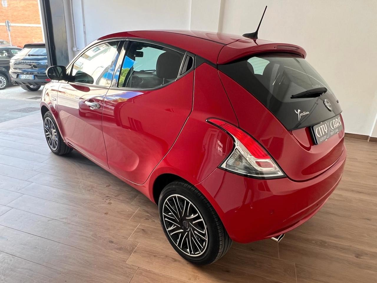 Lancia Ypsilon 1.0 FireFly 5 porte S&S Hybrid Gold