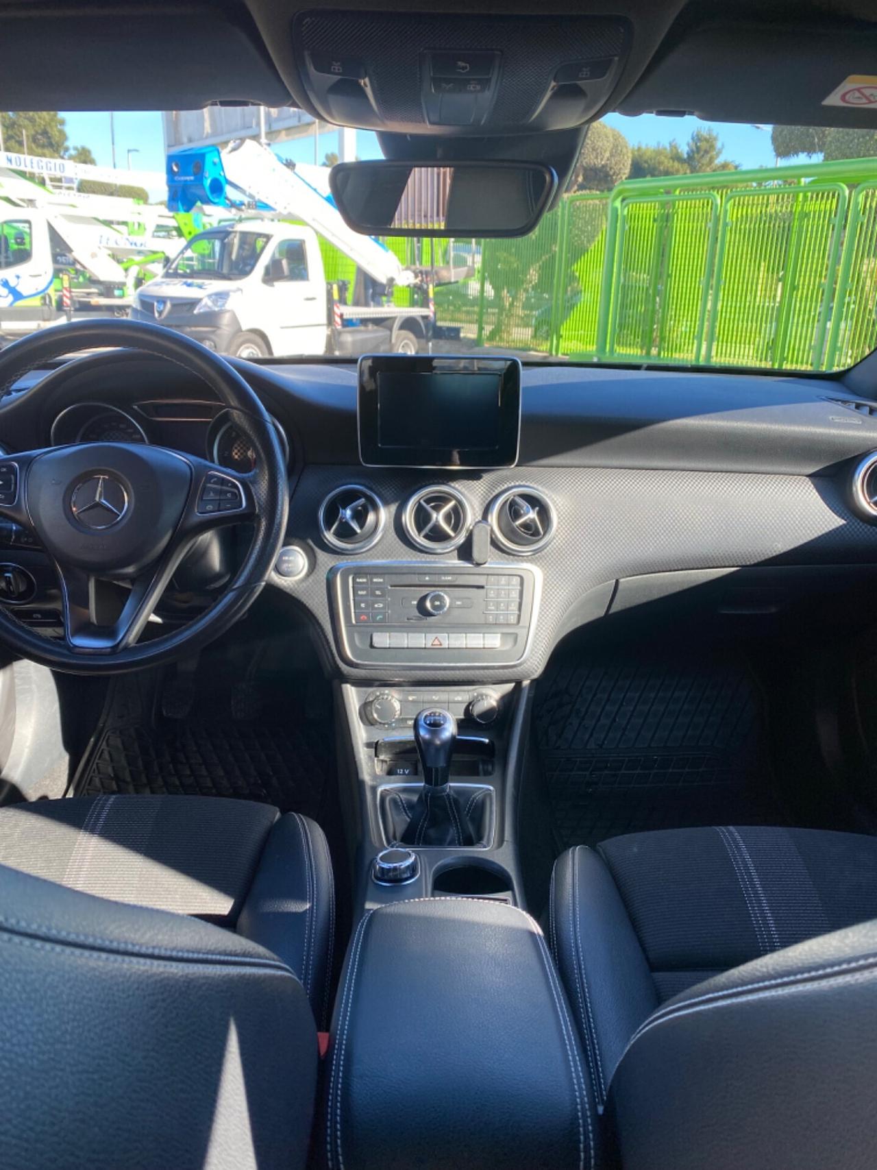 Mercedes-benz A 180 A 180 d Premium