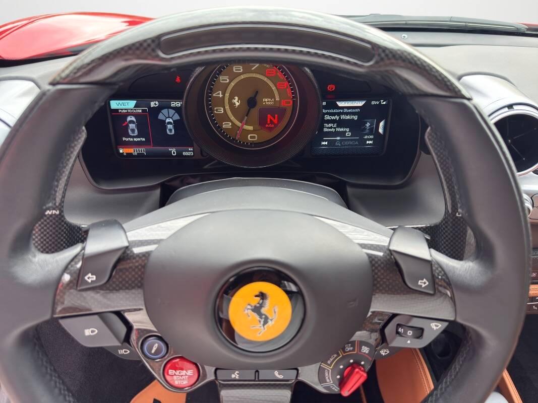 Ferrari F8 3.9 SOLLEVATORE FULL CARBON ITALIANA !