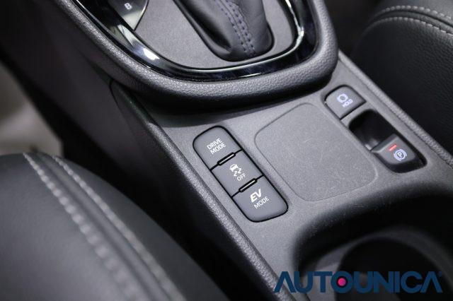 TOYOTA Yaris 1.5 HYBRID 5 PORTE LOUNGE FARI LED TETTO PANORAMA