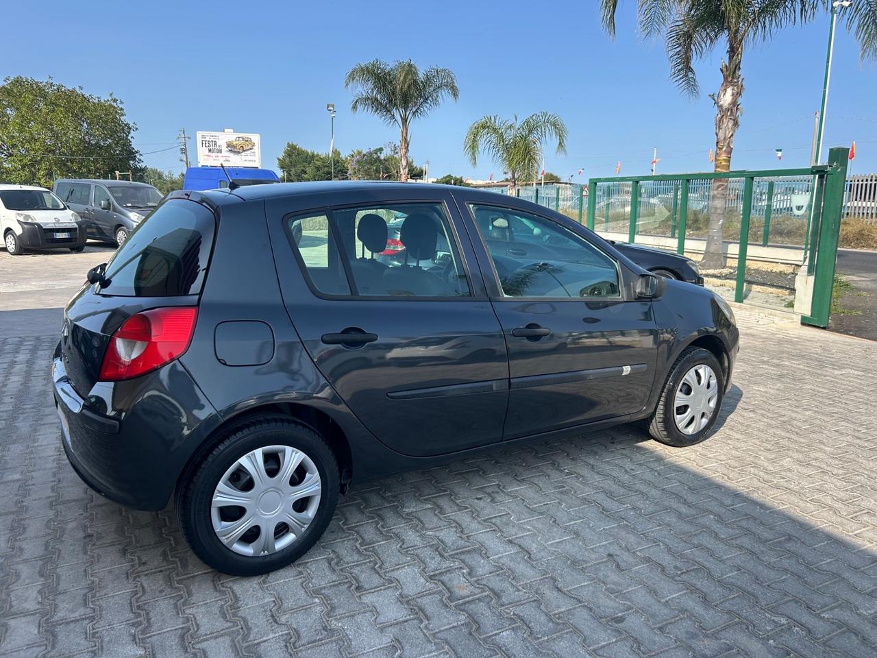 Renault Clio Storia 1.2 16V 5 porte Dynamique