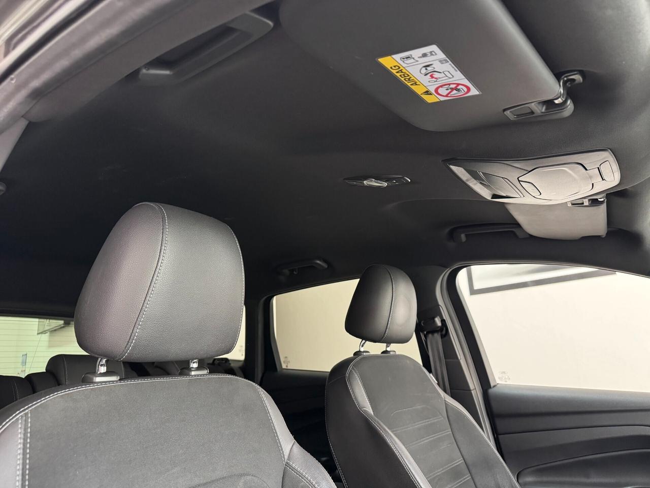 Ford Kuga ST-Line / 1.5 TDCI 120 CV 2WD / DIESEL