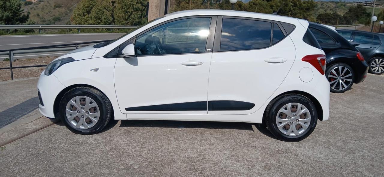 Hyundai i10 1.0 MPI Sound Edition - 2015