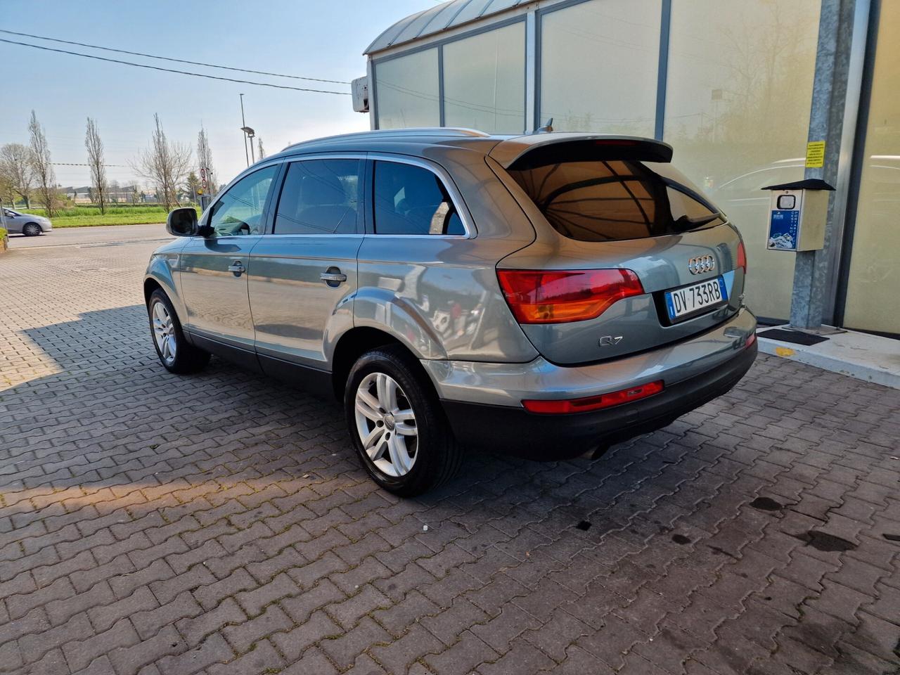 Audi Q7 3.0TDI TDI quattro tiptronic