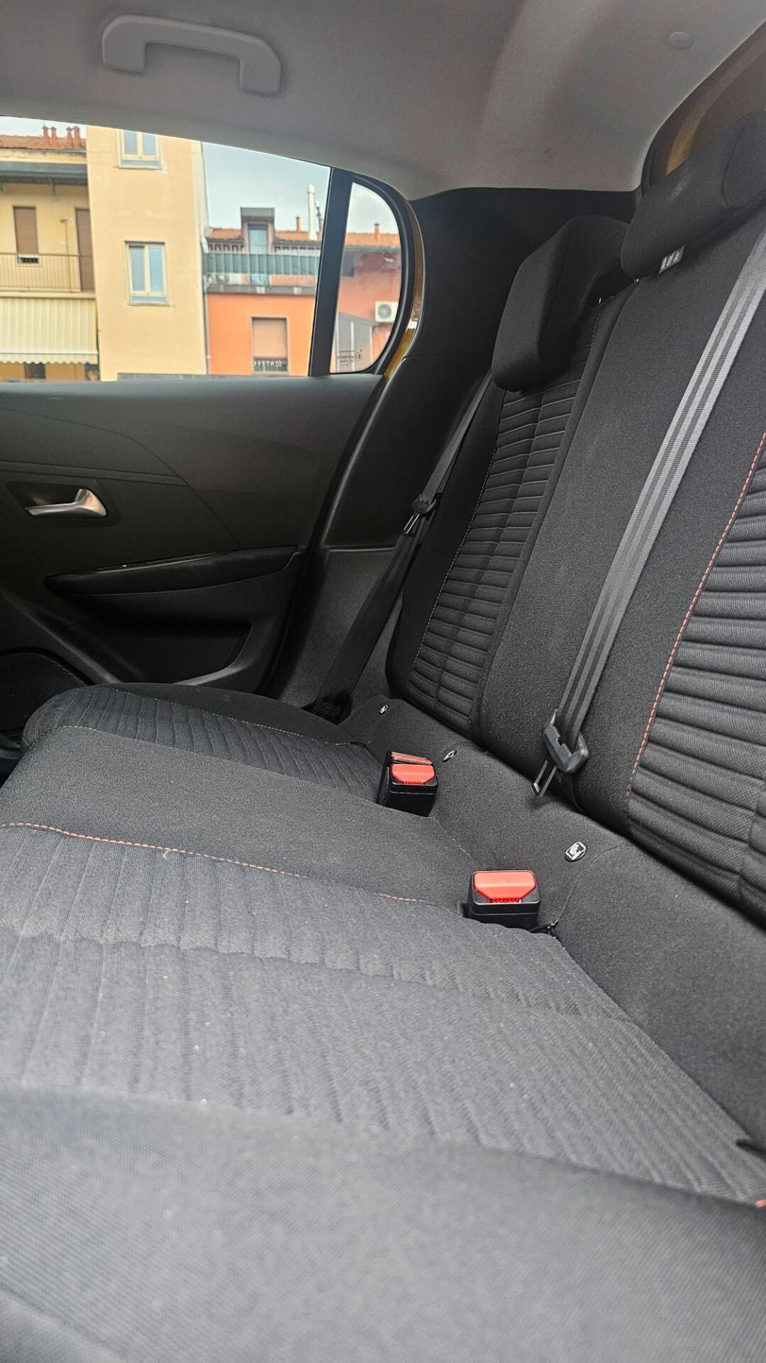 Peugeot 208 motore elettrico 136 CV 5 porte Active