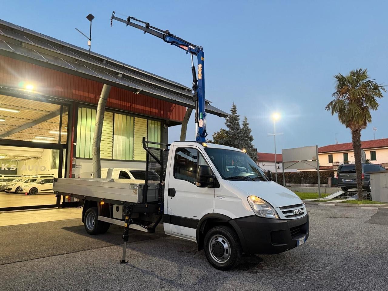 IVECO DAILY 35C 18 MOTORE 3.0 1 80 CV GRU 3 SFILI CASSONE LUNGO