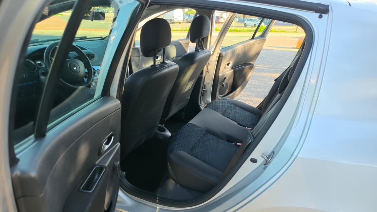 Renault Clio Storia 1.2 16V 5 porte Dynamique