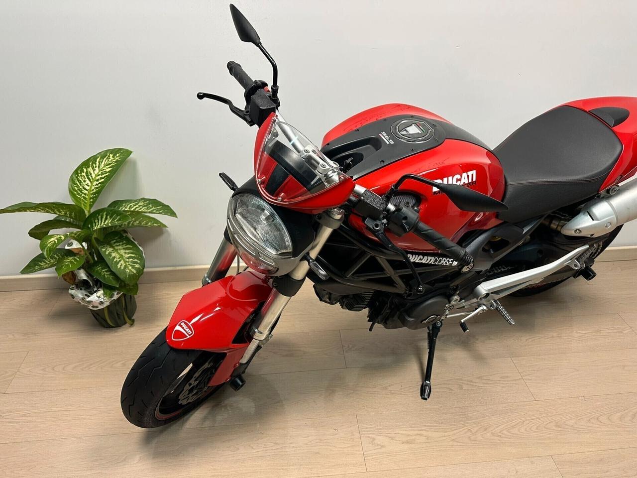 DUCATI MONSTER 696 DA 79€ AL MESE