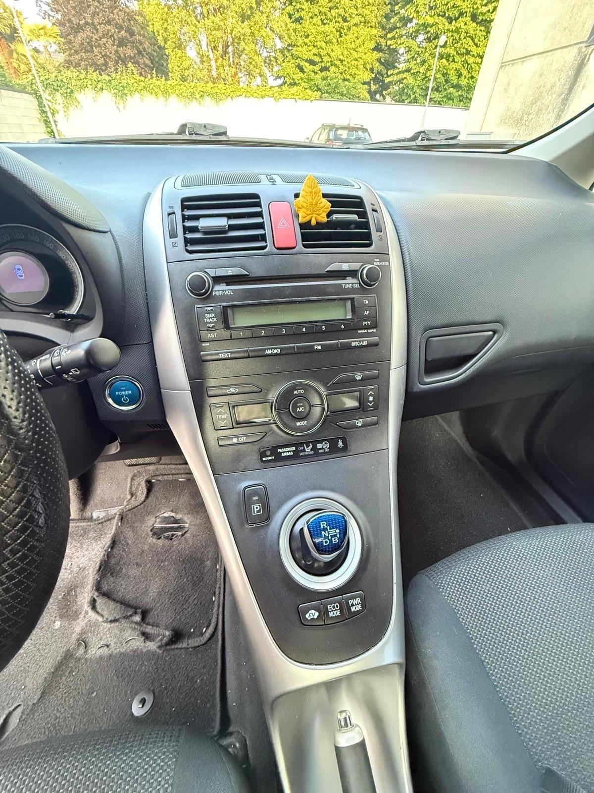Toyota Auris 1.8 Hybrid 5 porte
