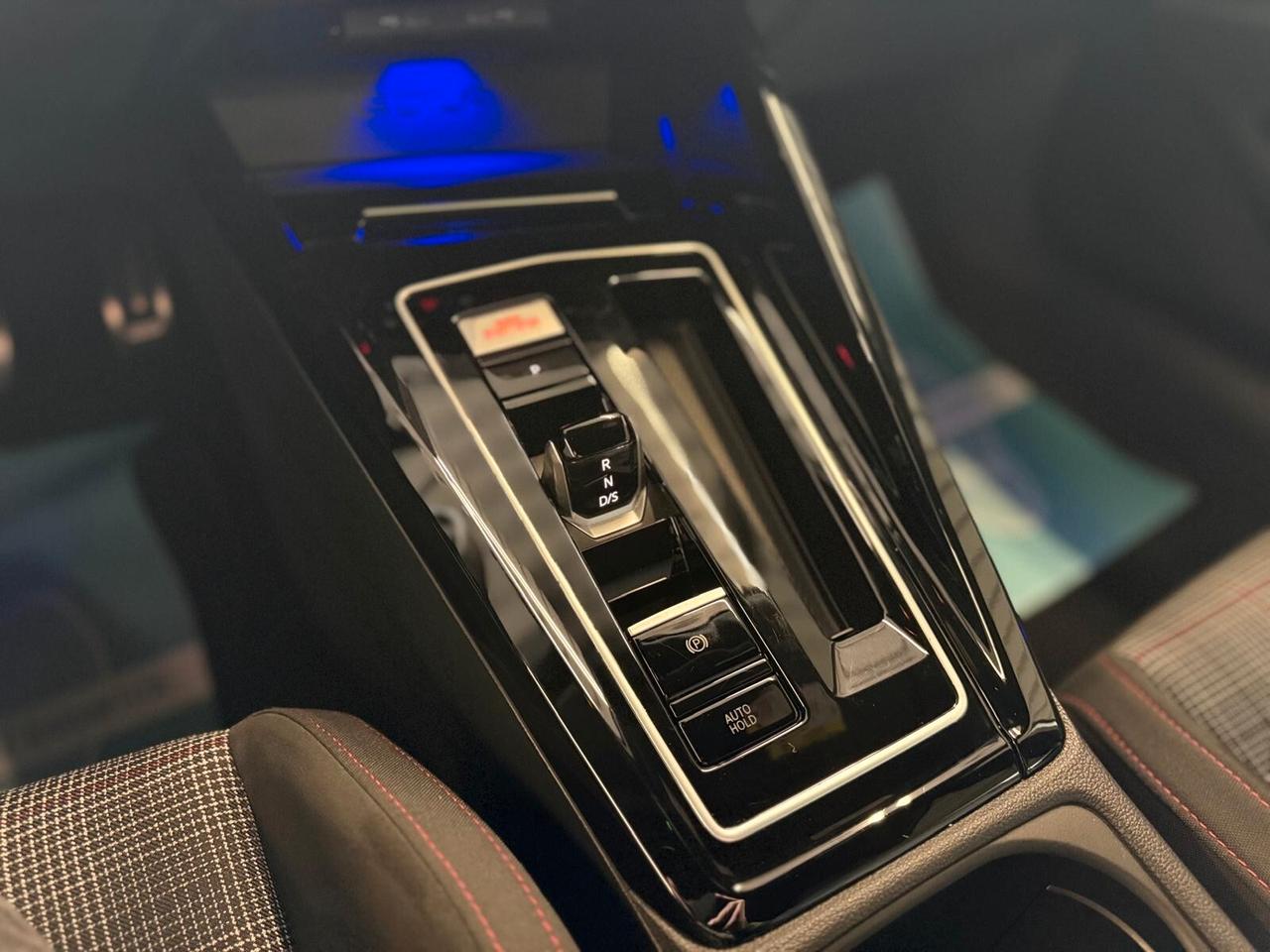 Volkswagen Golf GTI 8 245CV