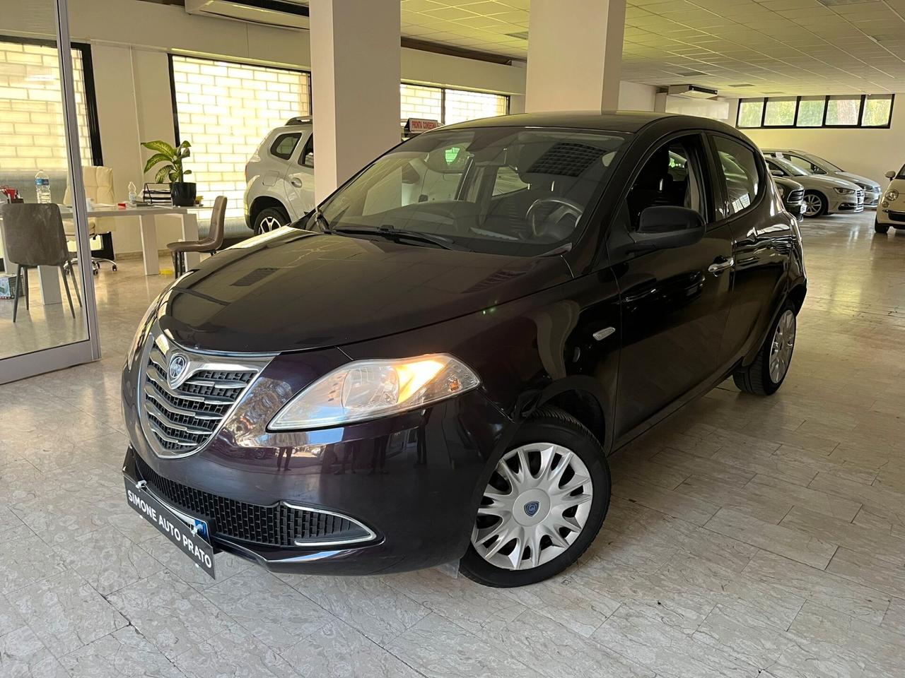 Lancia Ypsilon 1.2 69 CV 5 porte S&S Silver