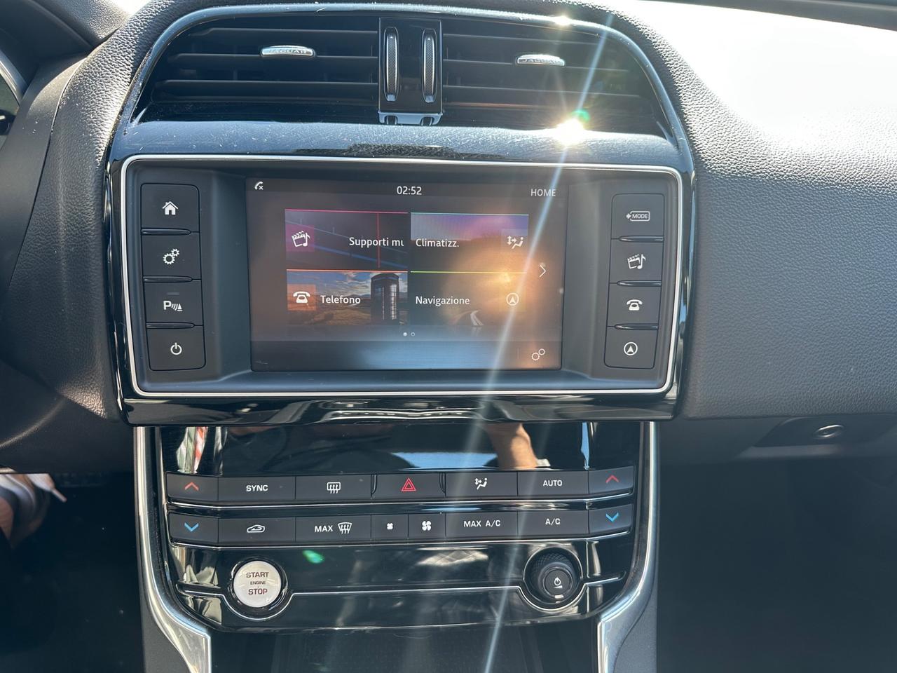 Jaguar XE 2.0 D Turbo aut. Pure PELLE NAVI