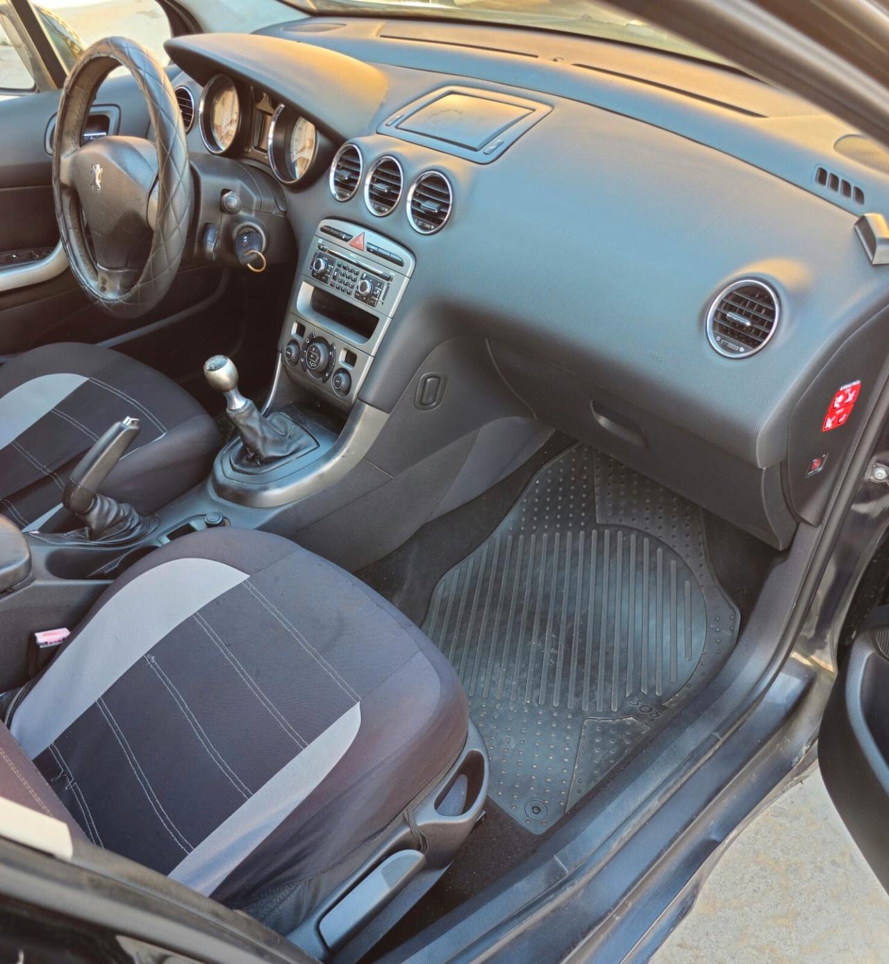Peugeot 308 1.6 HDi 110CV 5p. Féline (5 Marce)