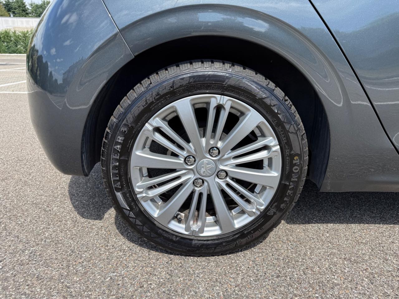 Peugeot 208 PureTech 82 5Porte*Cerchi*Led*Apps Connect