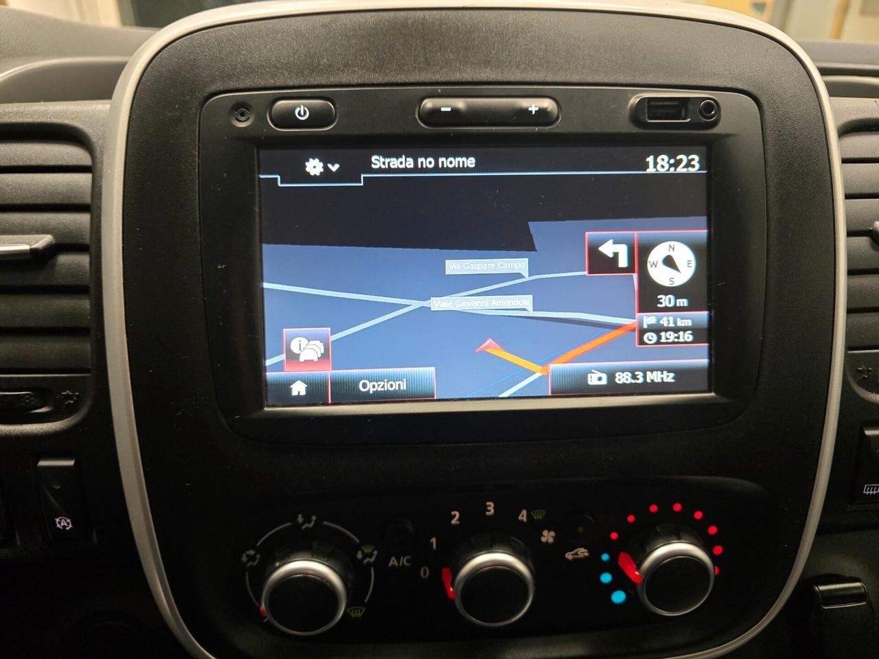 Renault Trafic T29 2.0 dCi 120CV PL-TN Intens 2020