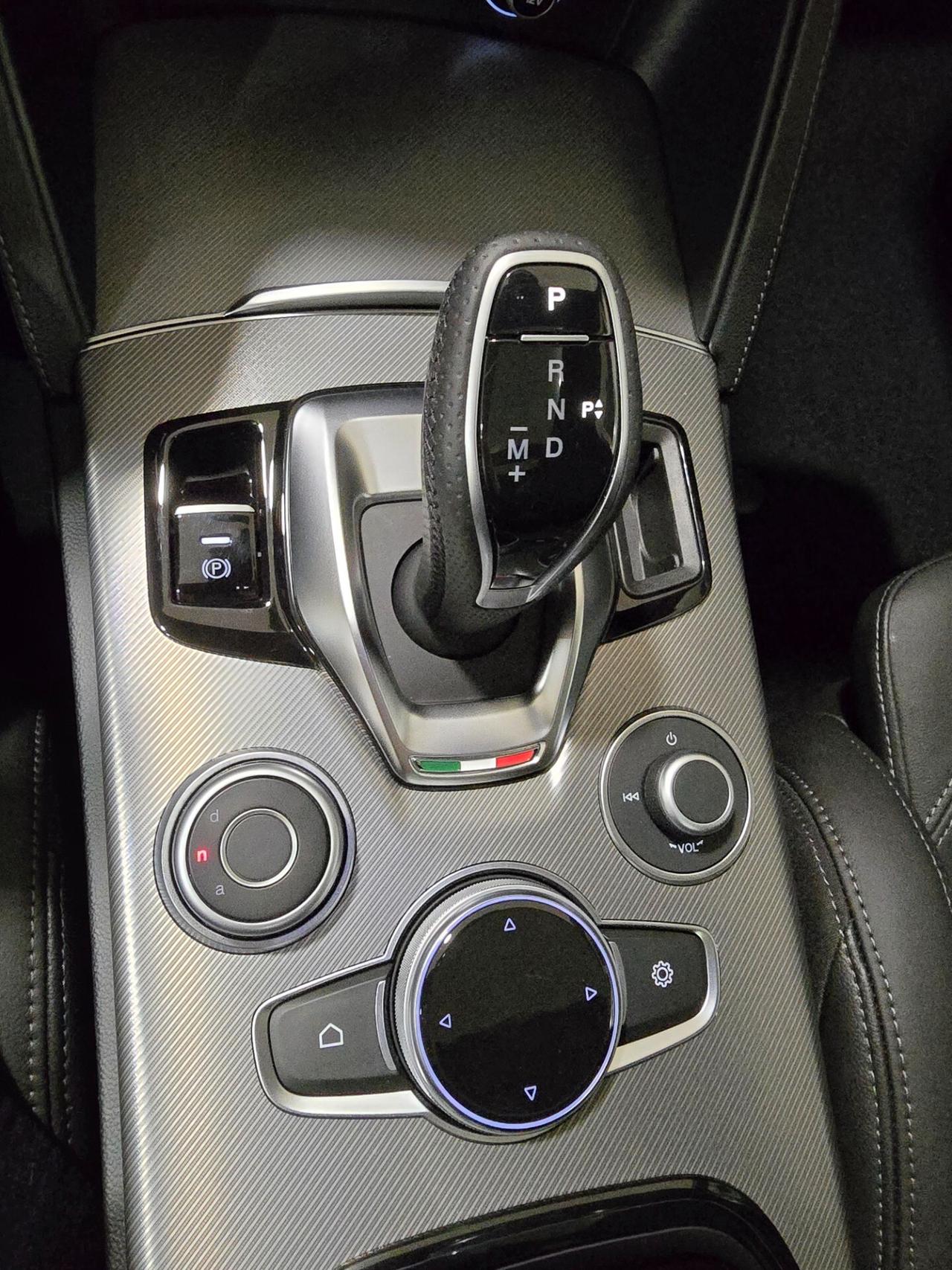 Alfa Romeo Stelvio 2.2 Turbodiesel 210 CV AT8 Q4 Veloce