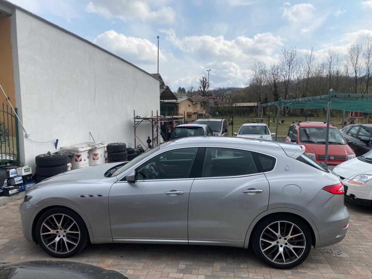 Maserati Levante V6 Diesel 275 CV AWD