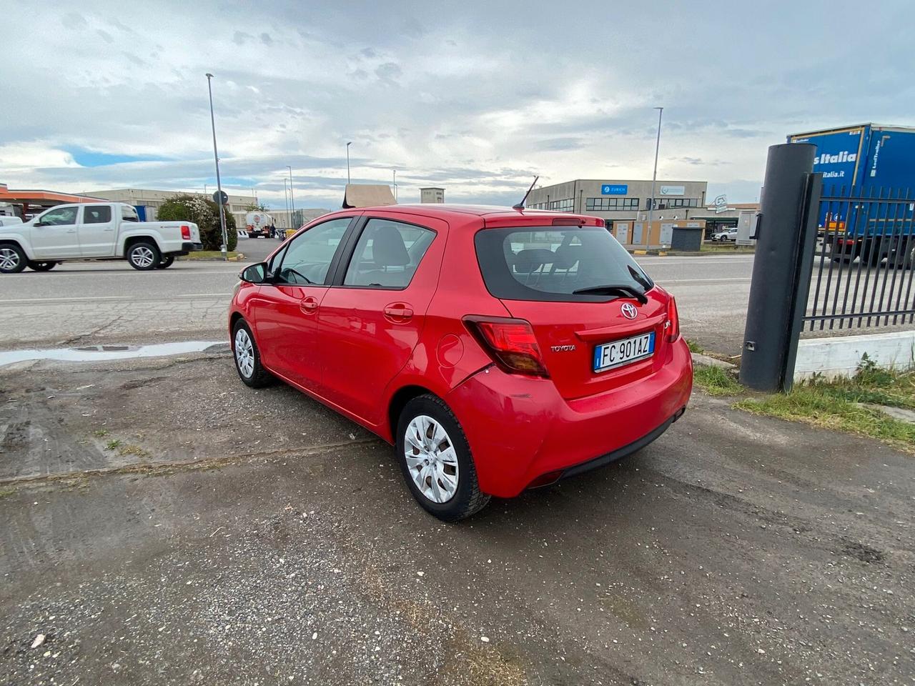 Toyota Yaris 1.0 5 porte GPL