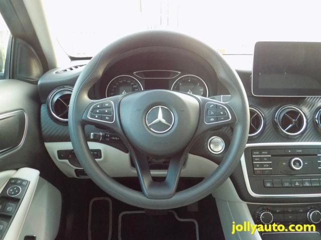 MERCEDES-BENZ GLA 220 d Automatic 4Matic Business