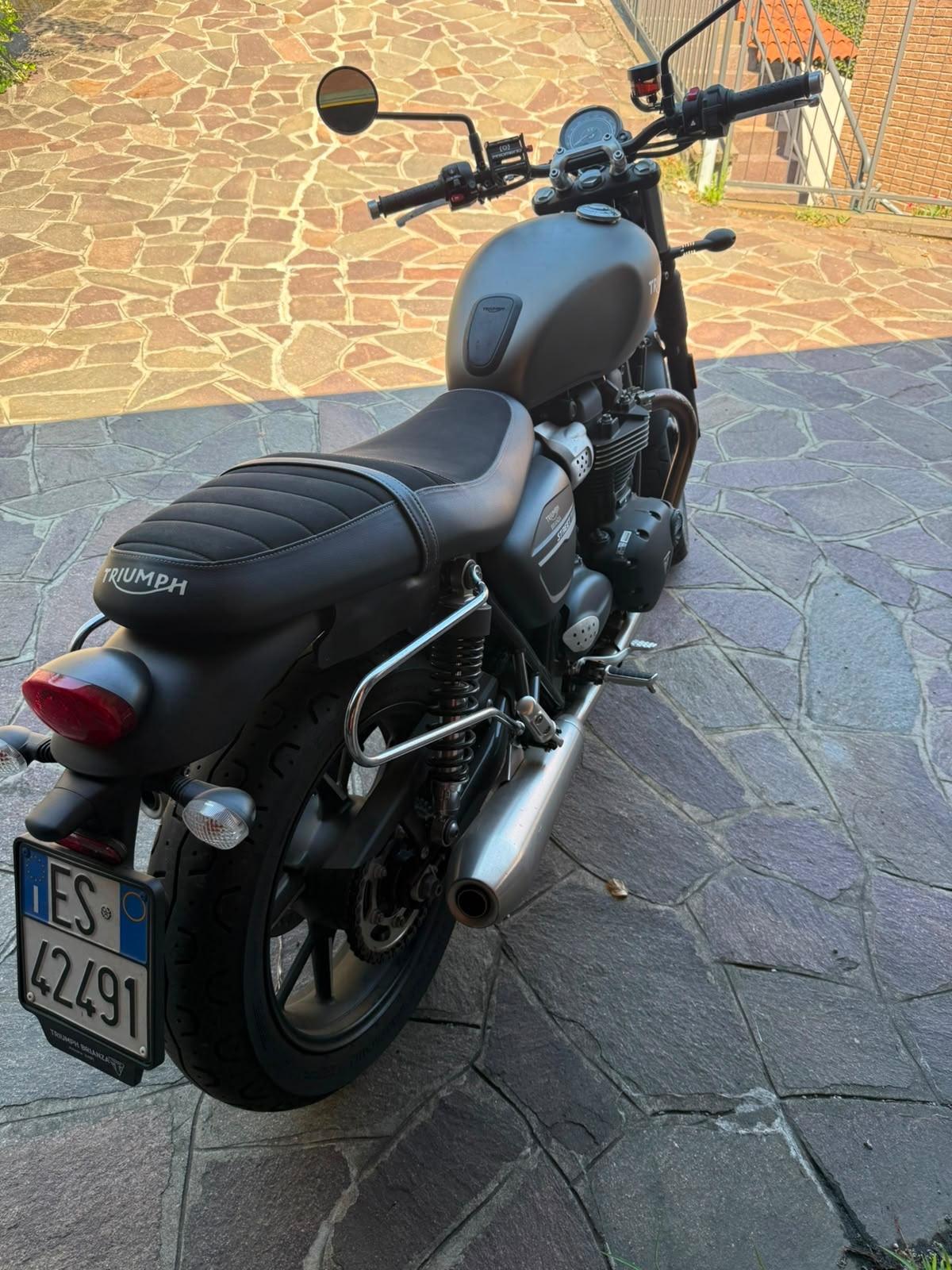 Triumph Street Twin
