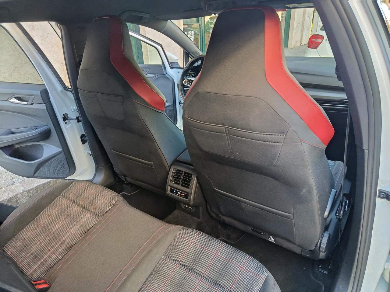 Volkswagen Golf Ultimate 2.0 TSI GTI #10337