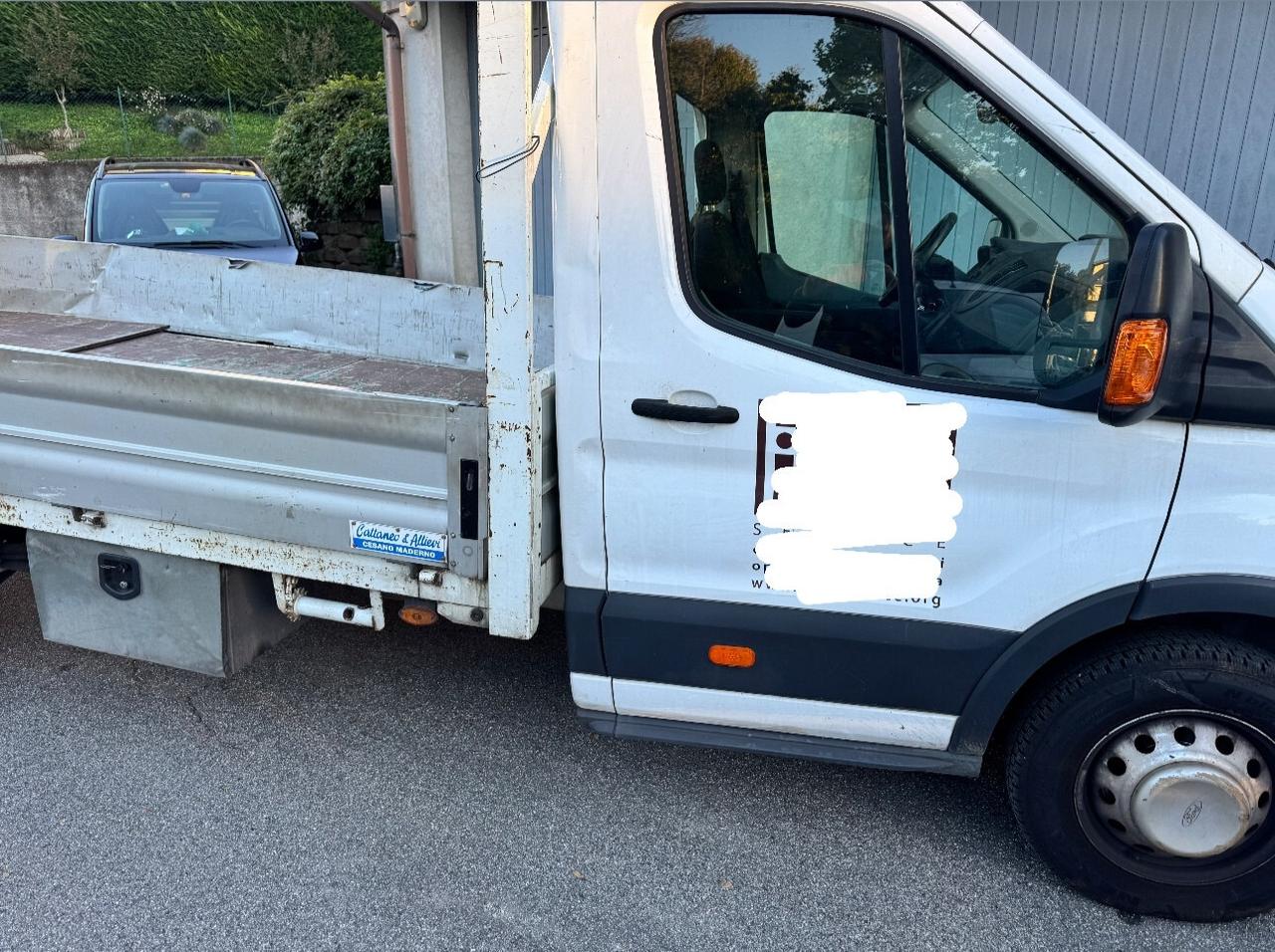 Ford transit incidentato