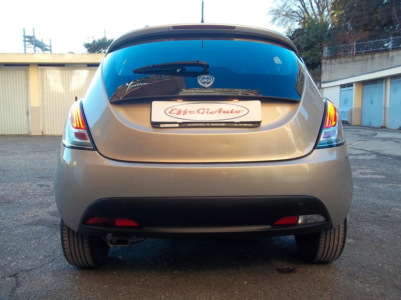 Lancia Ypsilon Gold 1.2 8v Ok neopatentati 5 posti Euro 5B