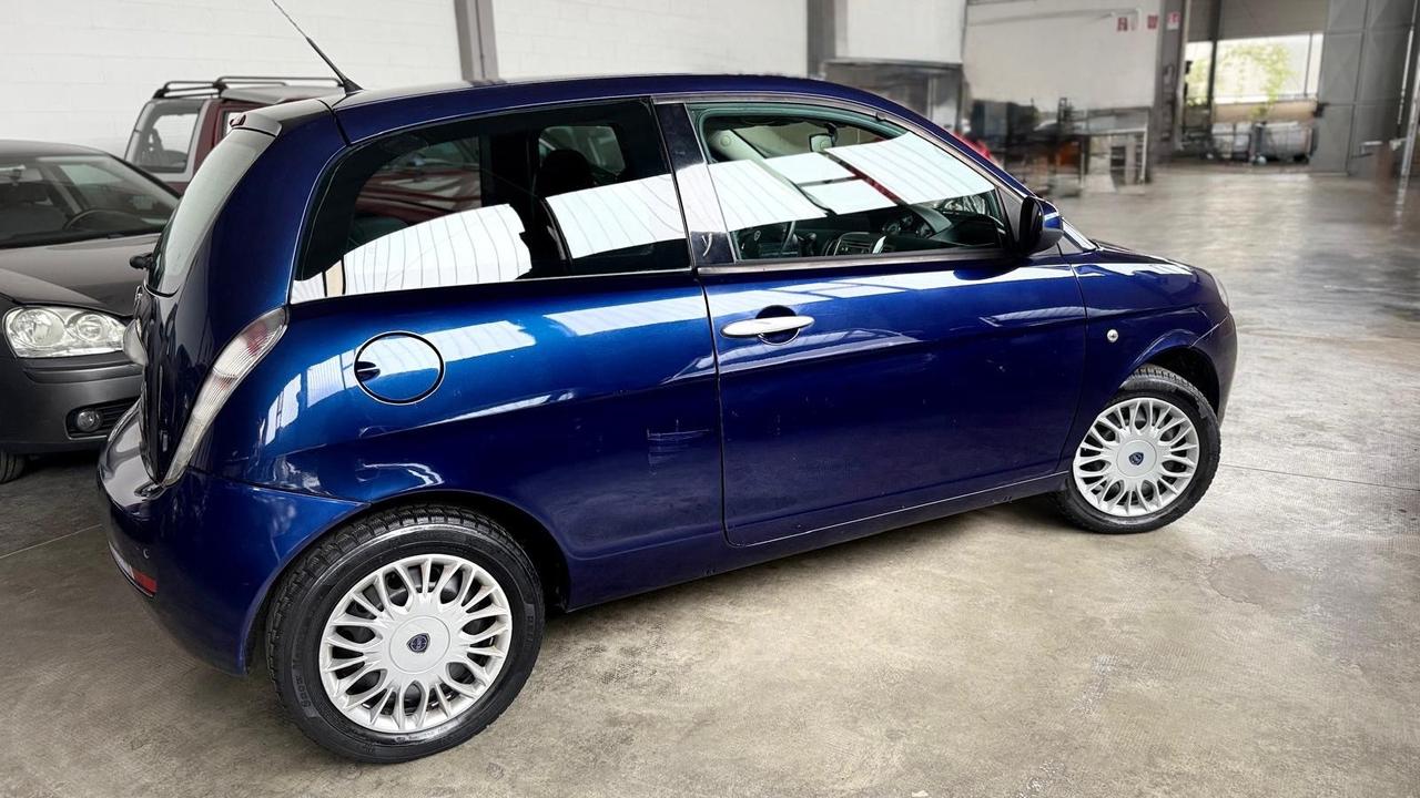 Lancia Ypsilon 1.2 Versus