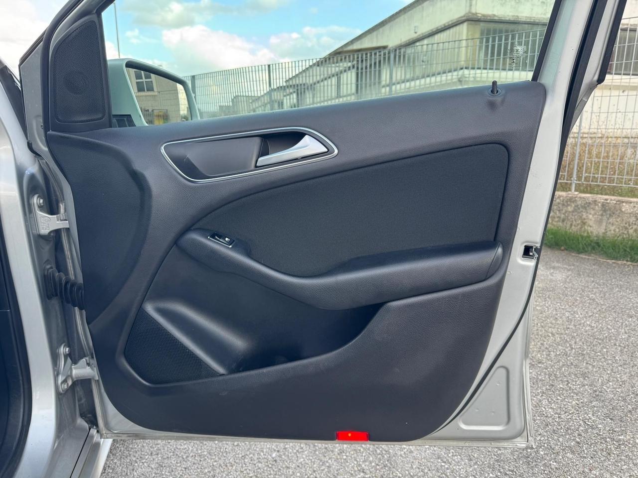 Mercedes-benz B 180 d Premium
