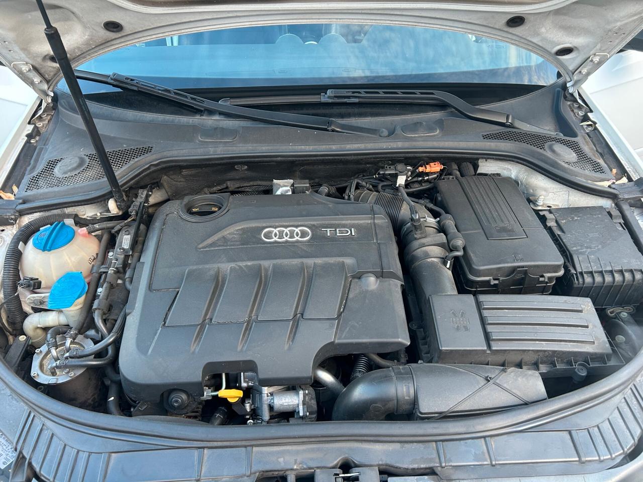 Audi A3 2.0 Tdi Sportback S-LINE ok neopatentati unico proprietario tutta tagliandata con libretto tagliandi