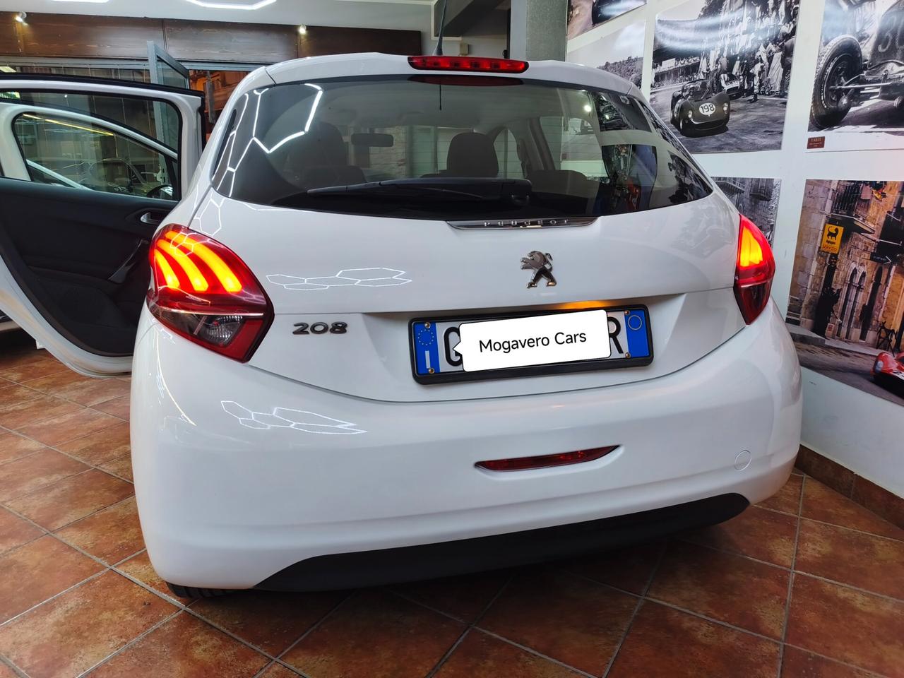 Peugeot 208 1.5 diesel pari al nuovo