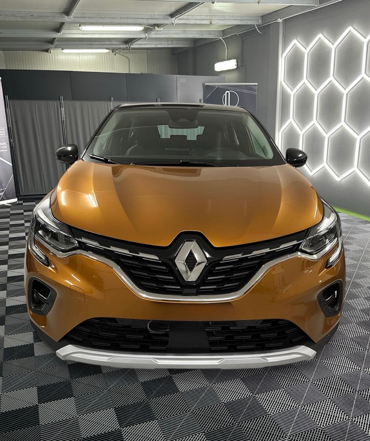 Renault Captur Plug-in Hybrid E-Tech 160 CV Initiale Paris