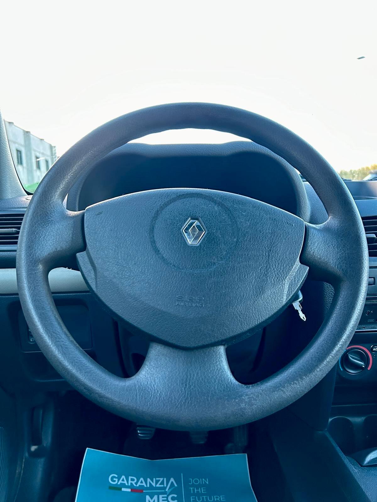 Renault Clio 1.4 16V 5 porte Confort - ok neopatentato