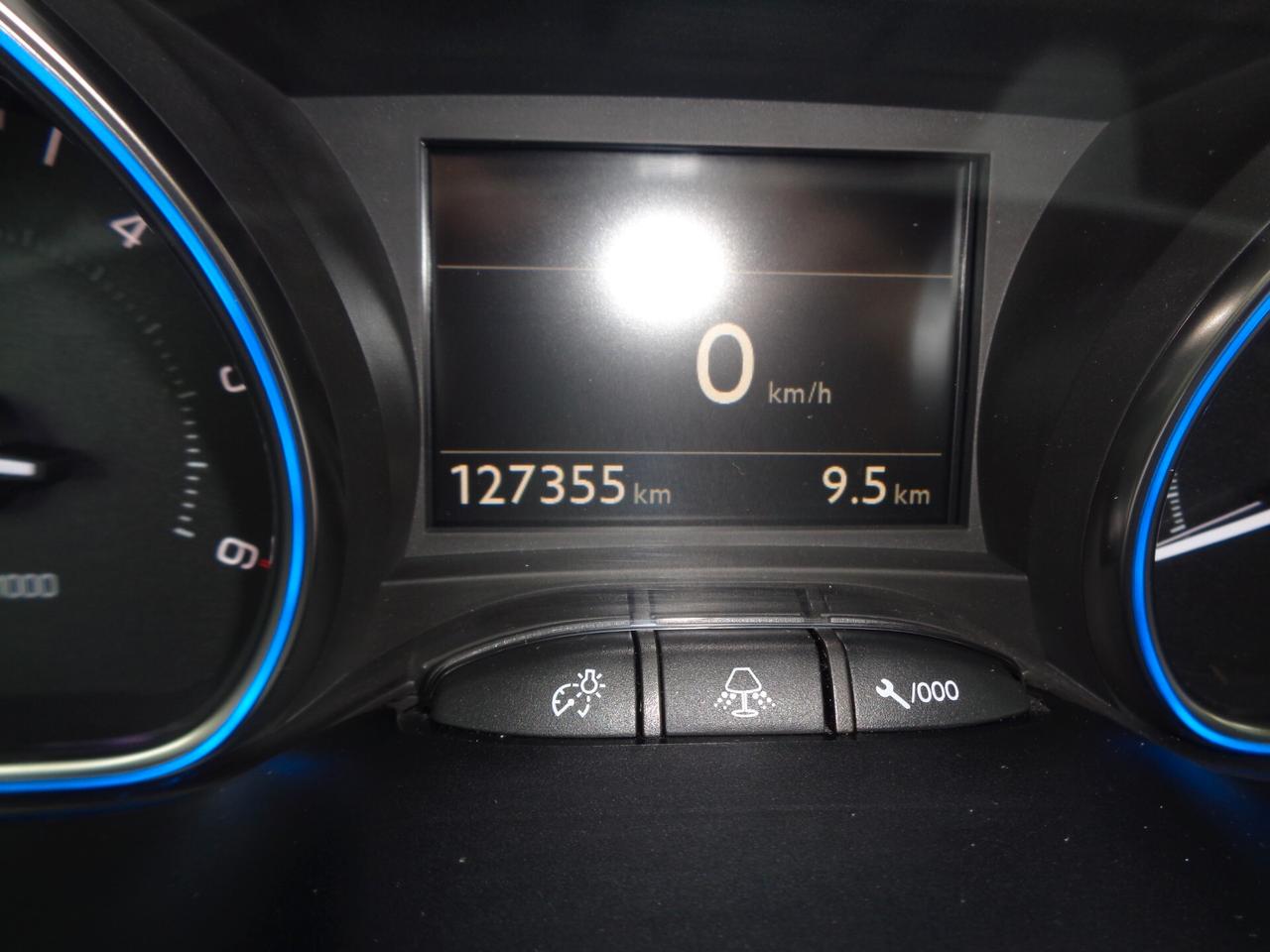 Peugeot 2008 BlueHDi 100 GT Line da vetrina