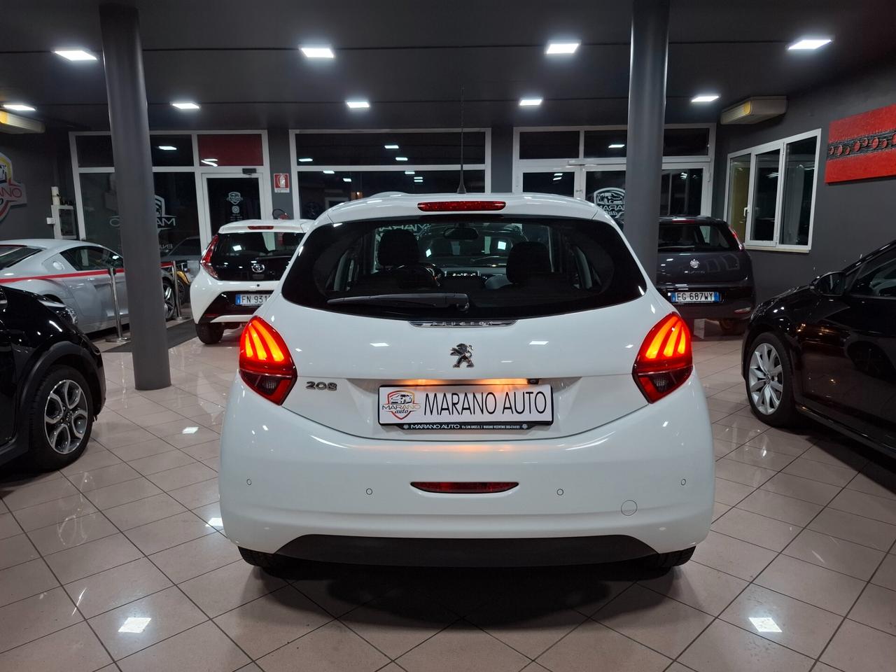 Peugeot 208 1.2 benzina Neopatentati