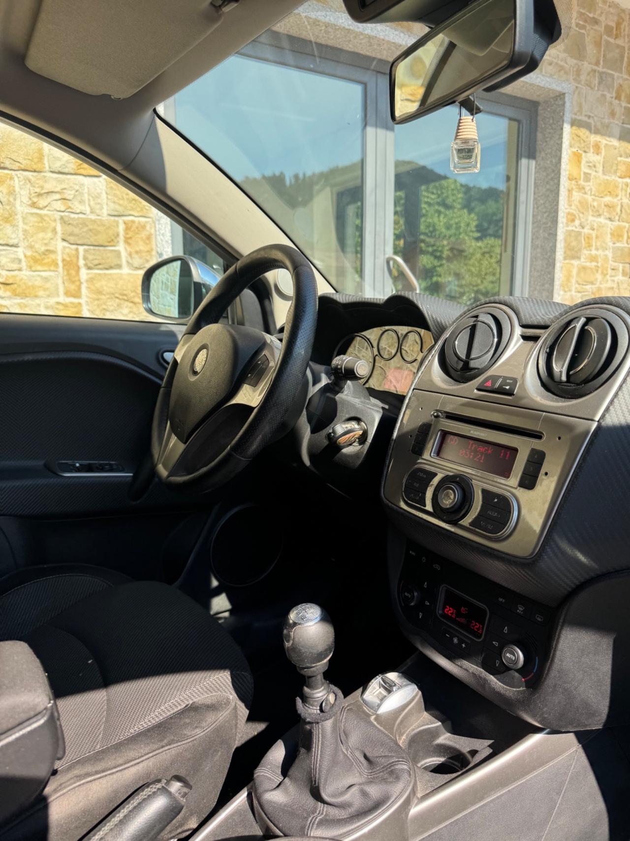 Alfa Romeo MiTo 1.6 JTDm 16V Distinctive Sport Pack