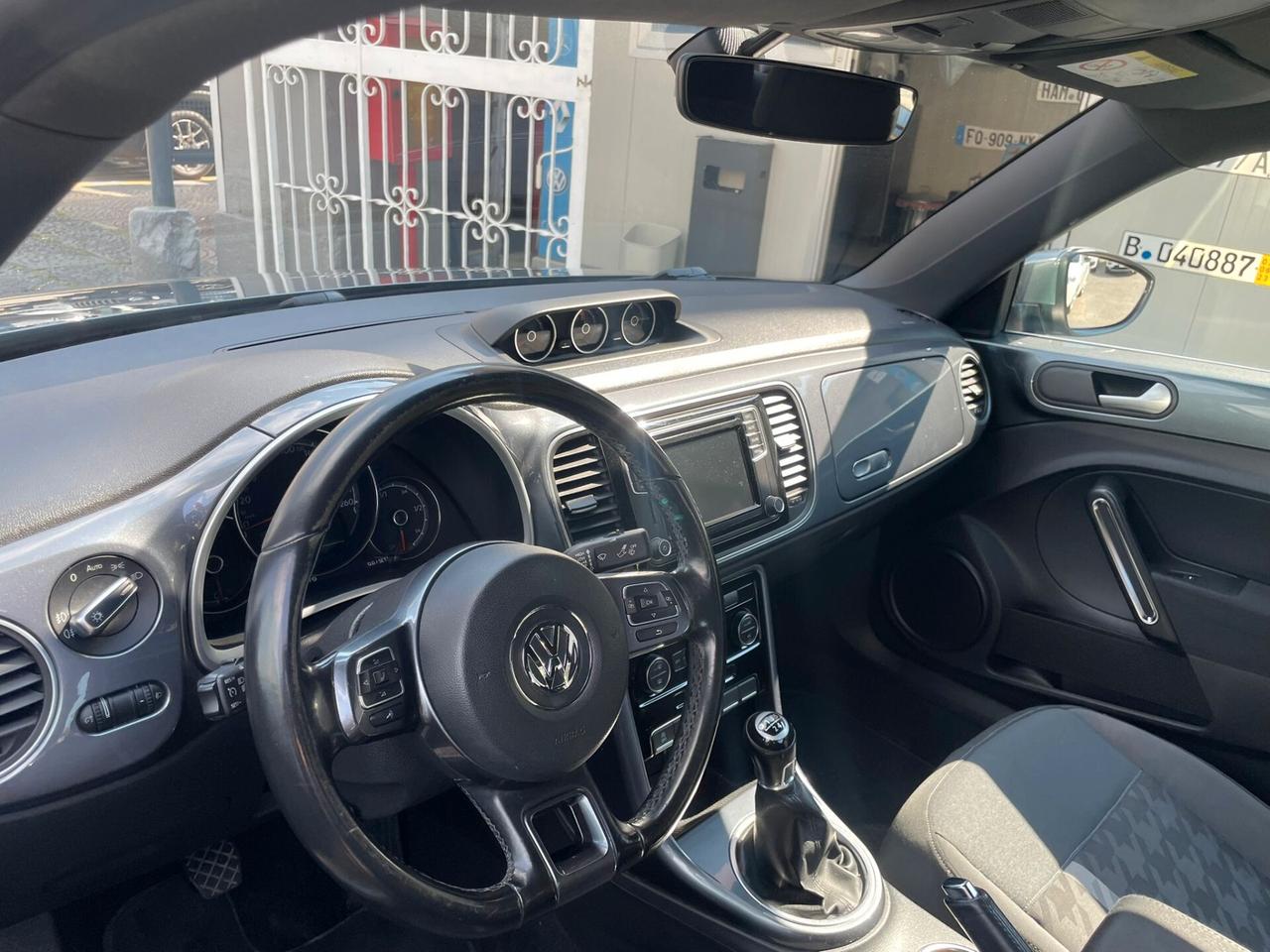 Volkswagen Maggiolino 2.0 TDI H.line 2017