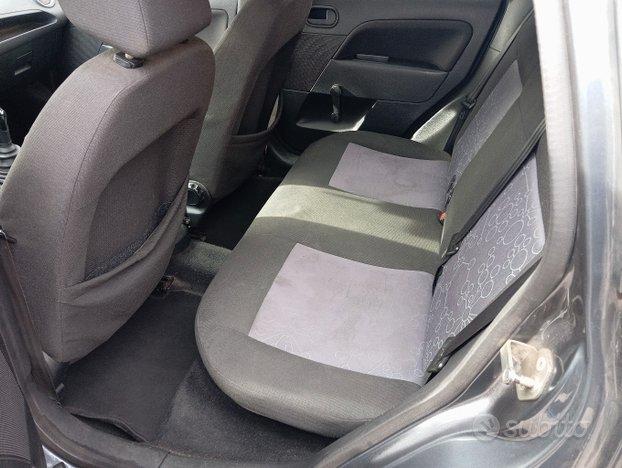 Ford Fiesta 1200 titanium