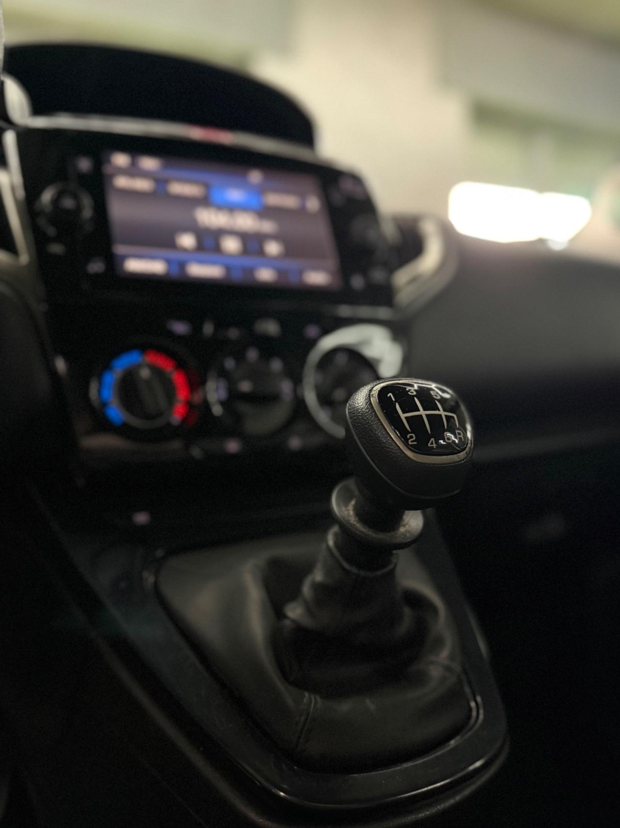 Lancia Ypsilon 1.0 Hybrid Ecochic Gold