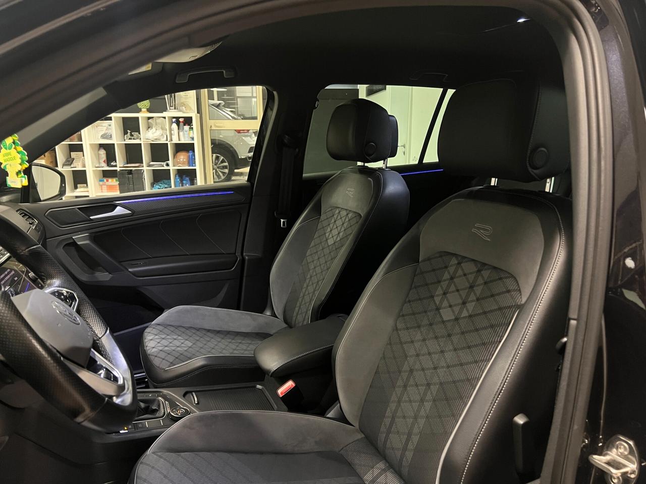 Volkswagen Tiguan 2.0 TDI 150CV 4MOT R-Line AMBIENT