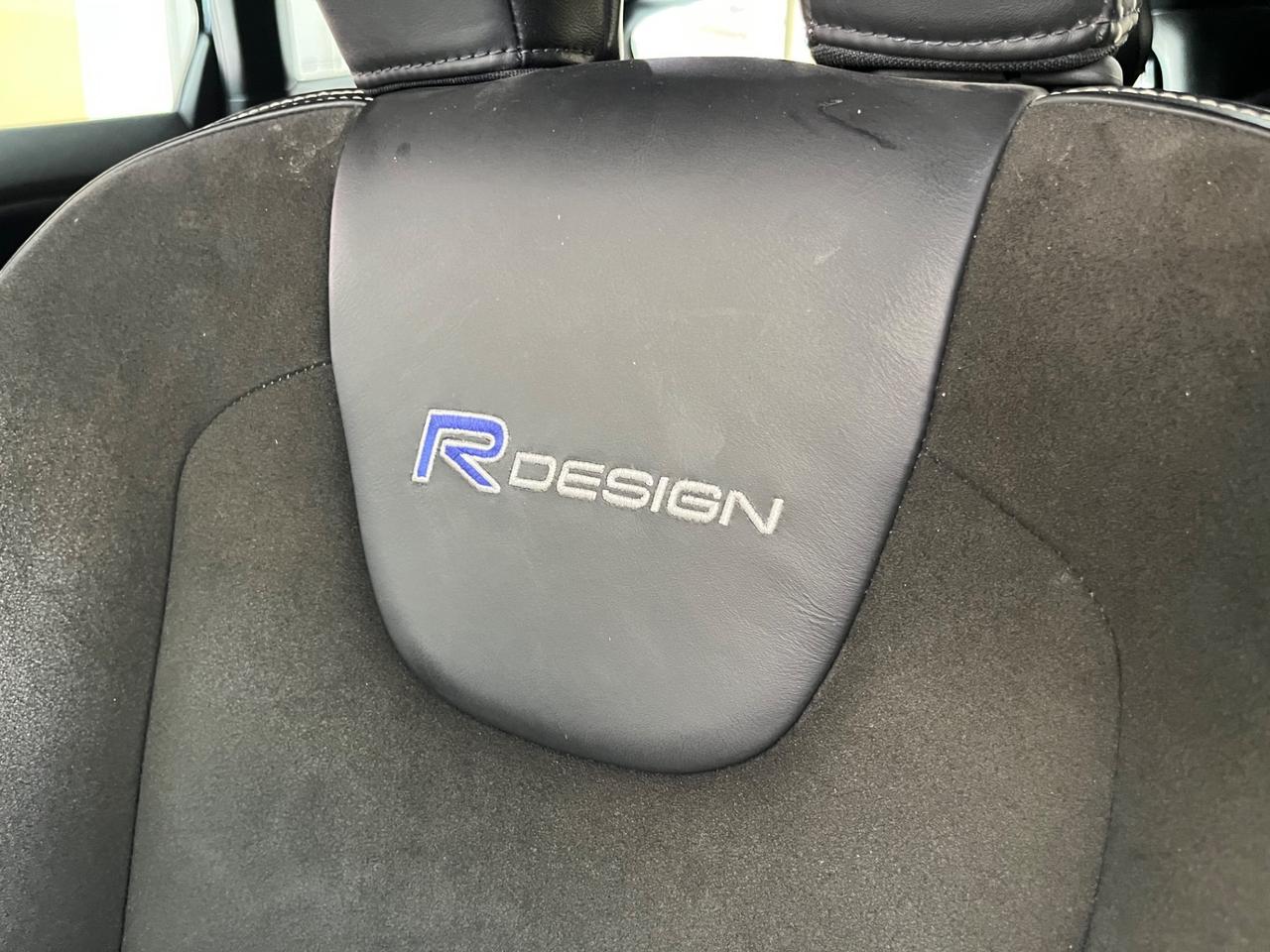 Volvo V40 D2 1.6 R-design Momentum