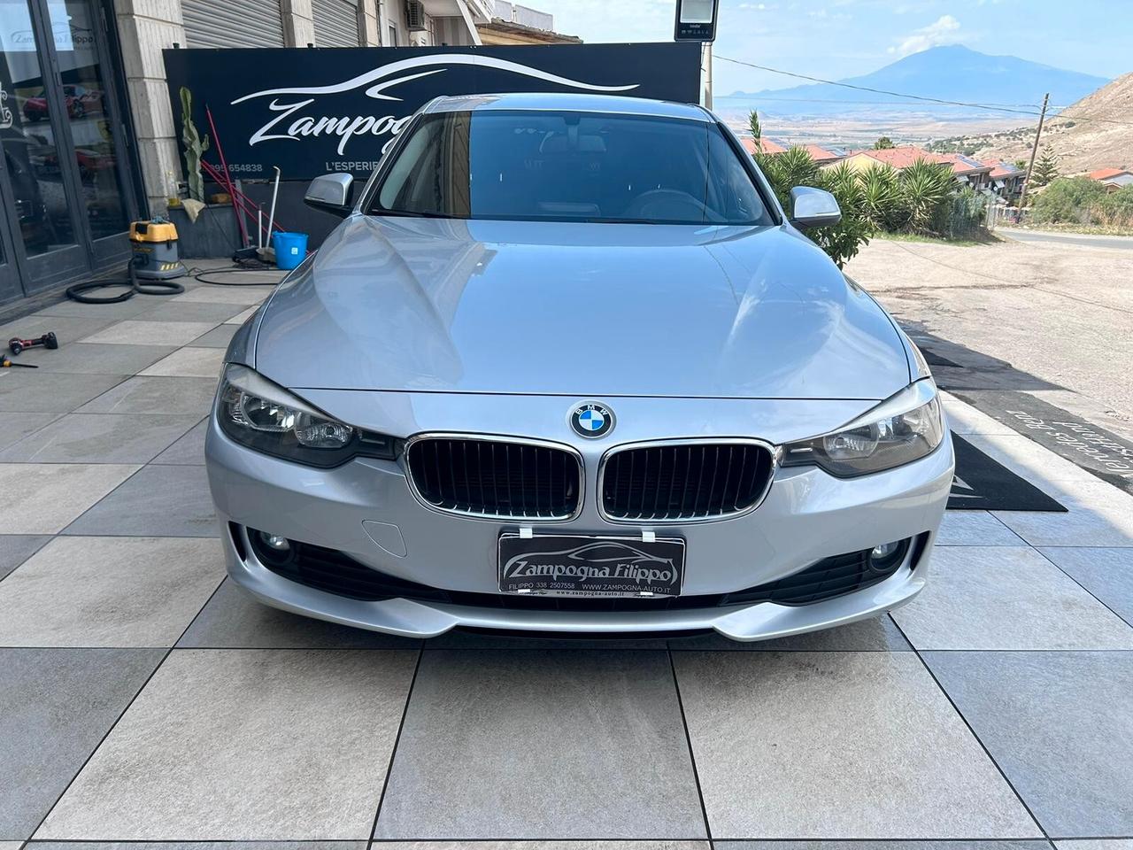 Bmw 318d Business auto 143cv - 2015