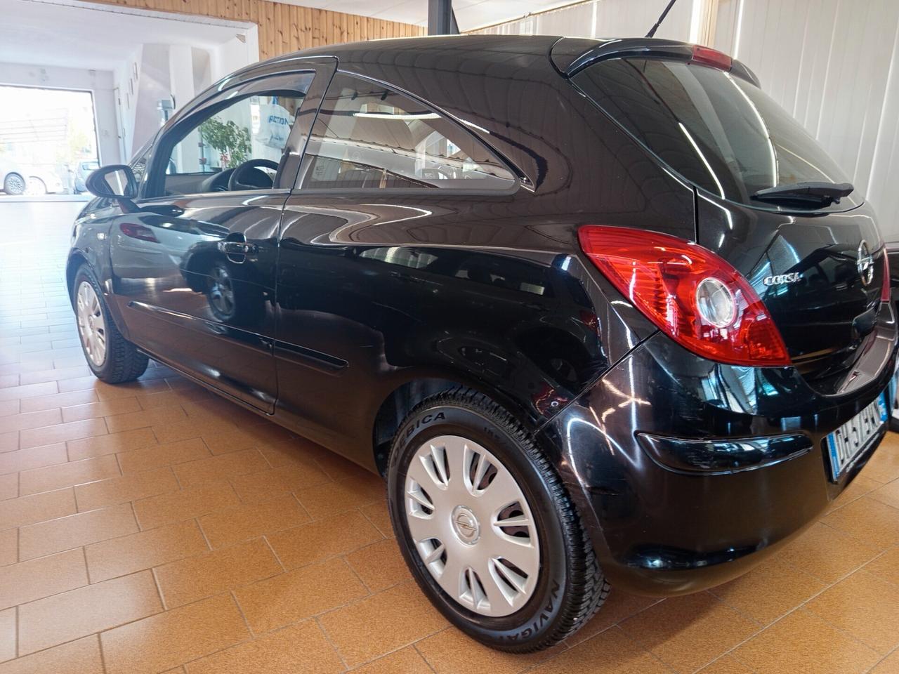 Opel Corsa 1.0 12V 3 porte Enjoy, ok neopatentati