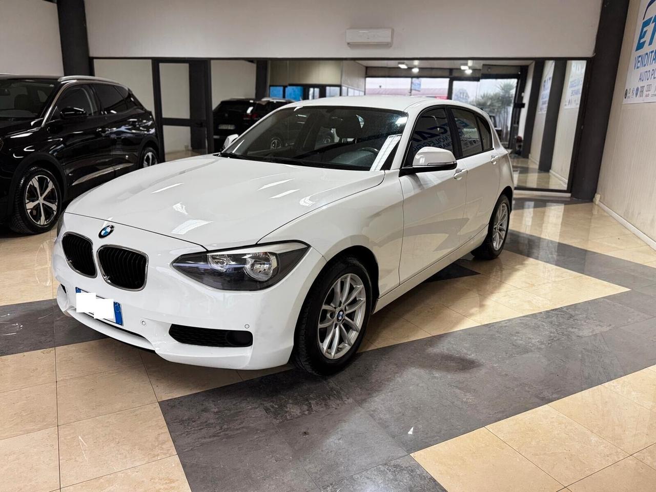 Bmw 116 116d 5p. Urban 2015