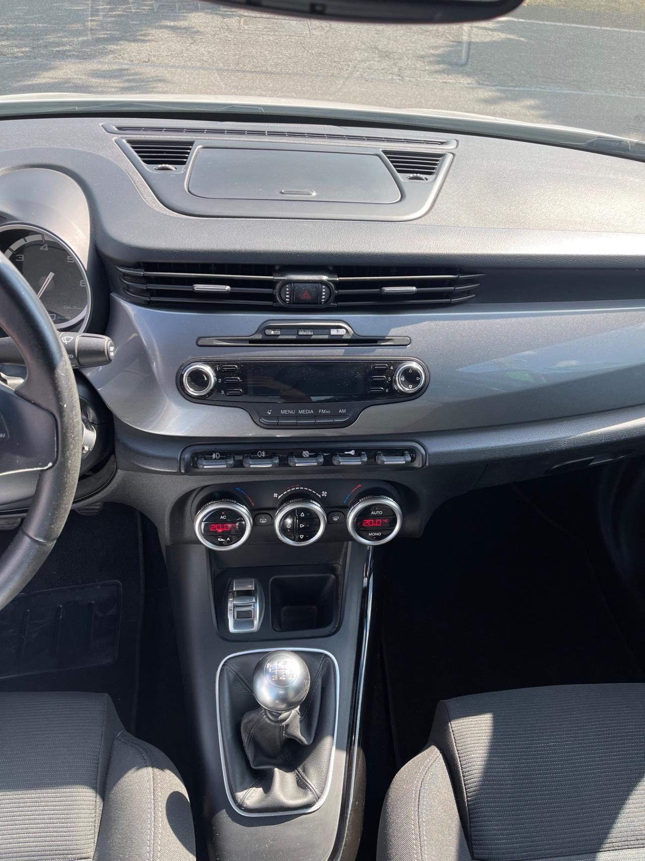 Alfa Romeo Giulietta 1.6 JTDm-2 105 CV Distinctive