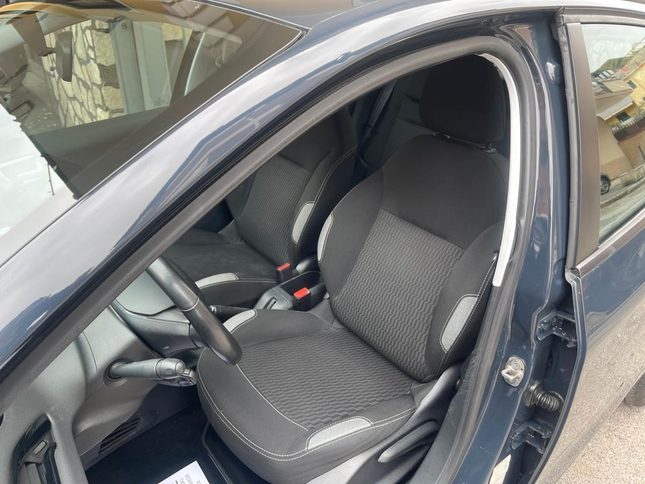 Peugeot 208 1.2 Gpl 82 Cv 5p Allure